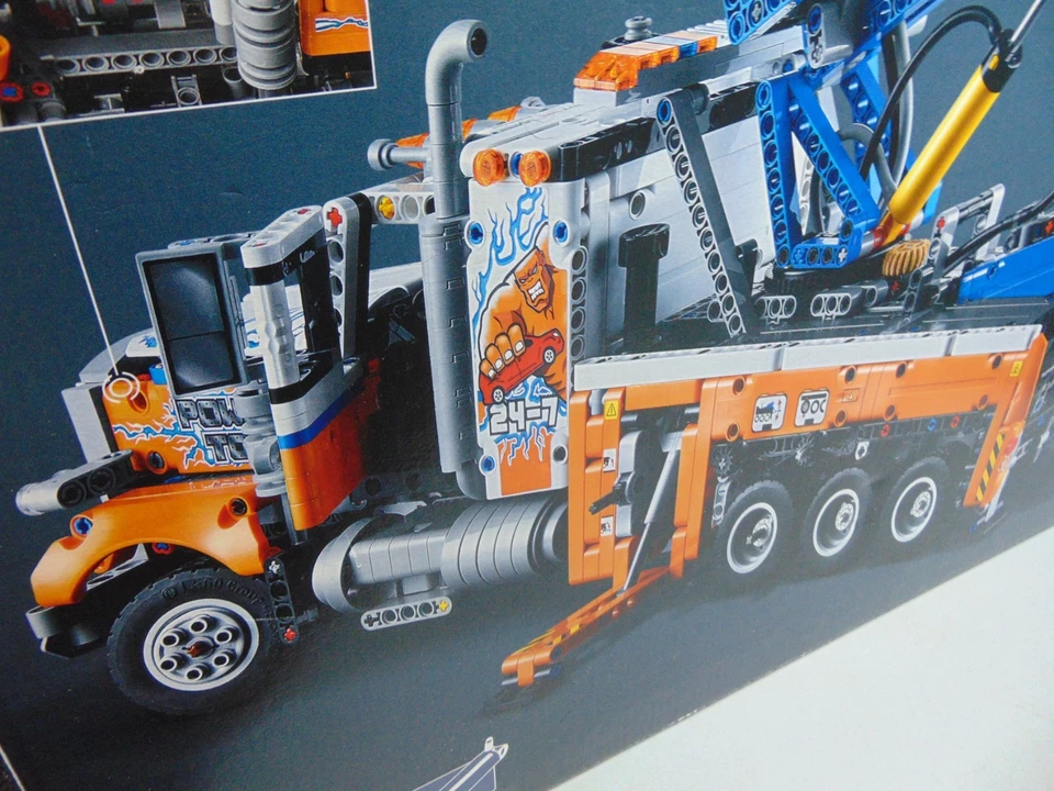 LEGO Technic 42128 Heavy Duty Tow Truck, photo 3 of 5