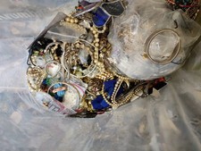 Joblot 1kg Vintage Spares Repairs Costume Jewellery bangles beads necklaces Etc