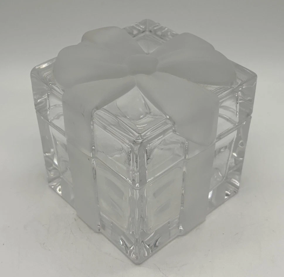 TIFFANY & CO   Crystal Glass Gift Box Gorgeous Trinket Jewelry Box Gift 3.5x3.25