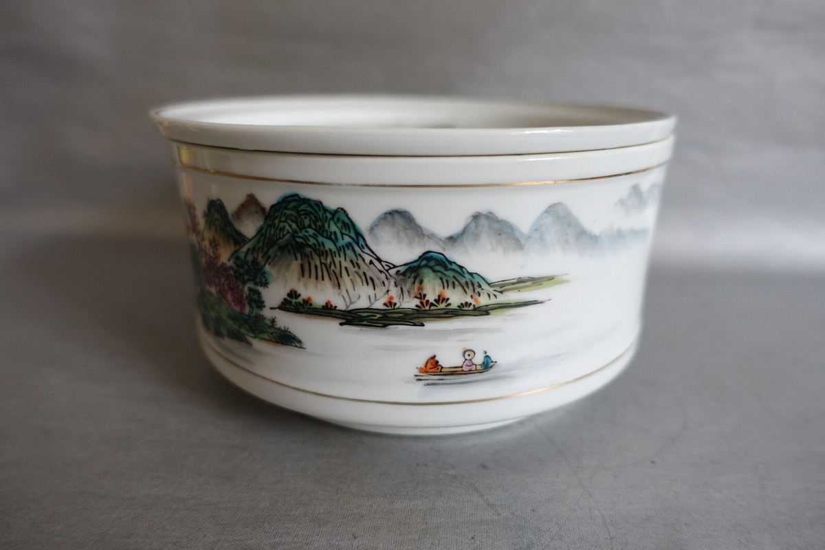 Boîte à Grillon En Porcelaine De Chine – Décor Lacustre Avec Citation, En Bon état, Objet De Collection