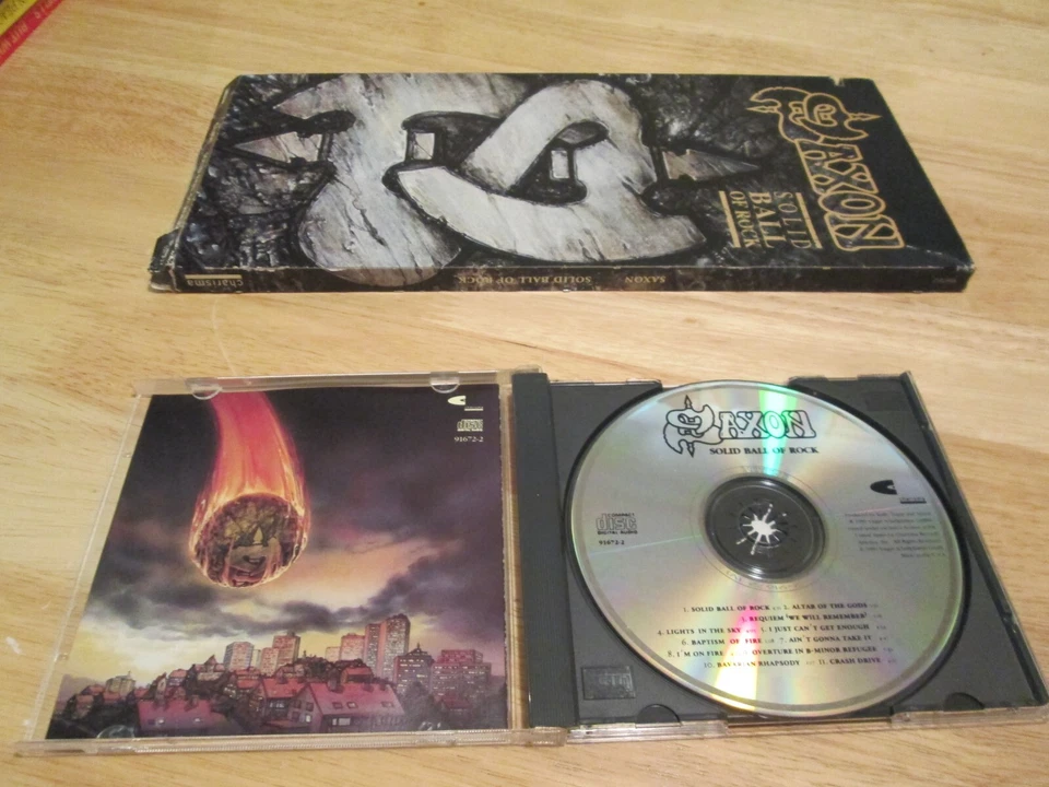 Saxon - Solid Ball Of Rock Rare Longbox Hard To Find Foto 4 de 4