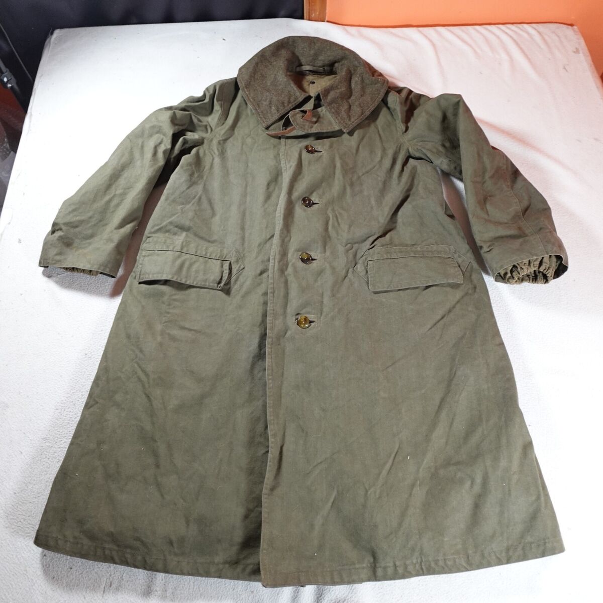 Vintage WWII British Military Trench Coat 50 Green Vintage WWII British Military Trench Coat 50 Green