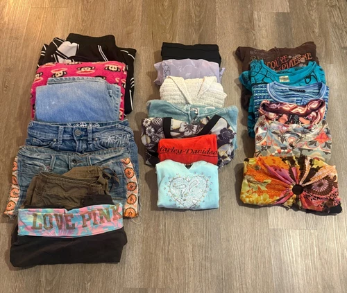 20-piece mixed clothing lot featuring Y2K + vintage ranging from streetstyle to - product listing photo