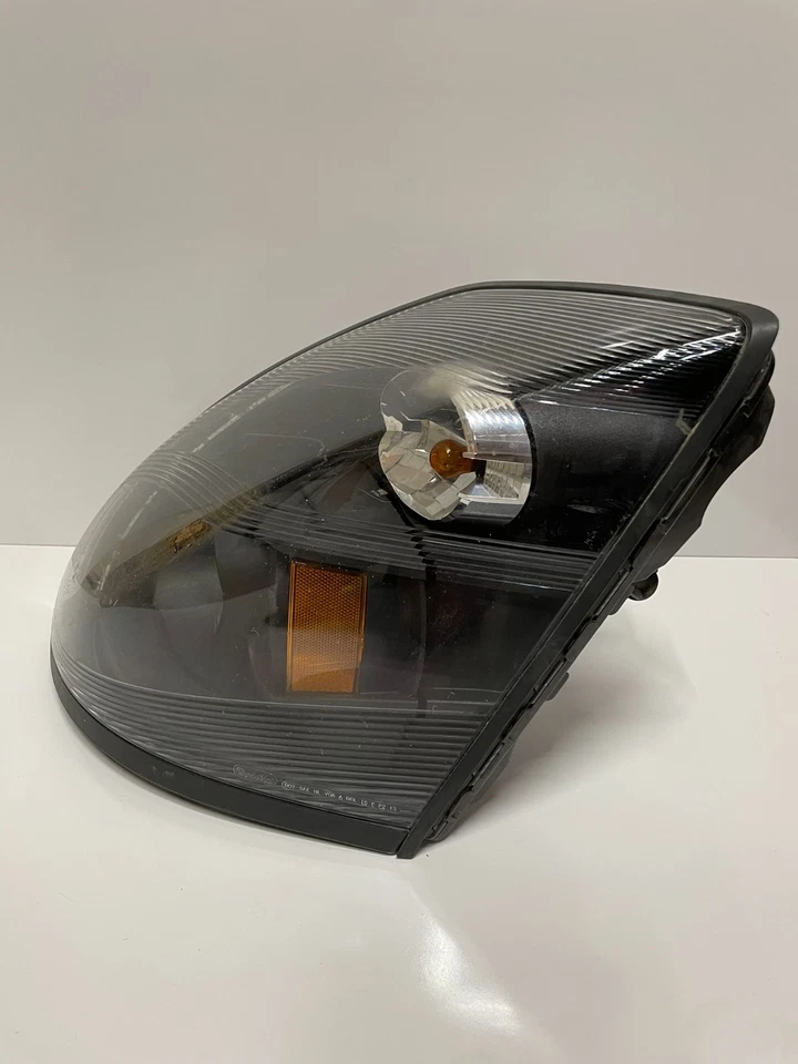 Conjunto de faros LED LF lado del conductor para Volvo VNL VNX 2017-2019 OEM Foto 2 de 4