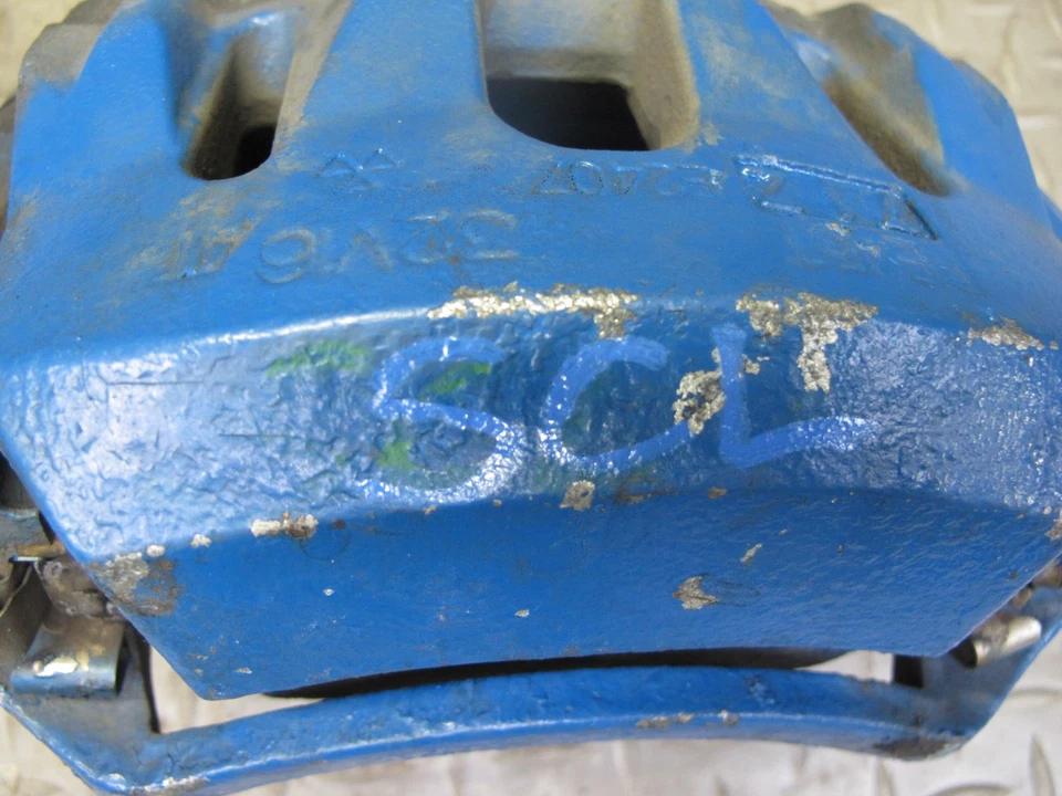 92-00 LEXUS UZZ30L SC300 SC400 RWD SET OF 2 FRONT LEFT & RIGHT BRAKE CALIPER OEM - Image 2 of 4