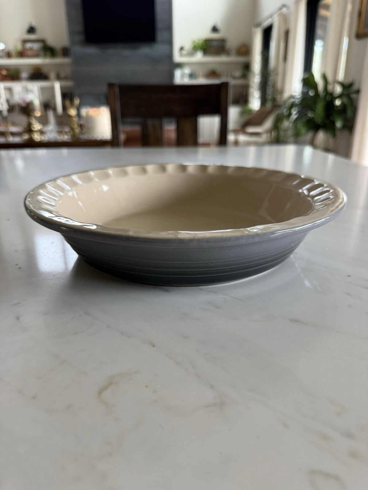 Le Creuset Flint Beige Ceramic Pie Dish Round Oven Safe 10 1/2”