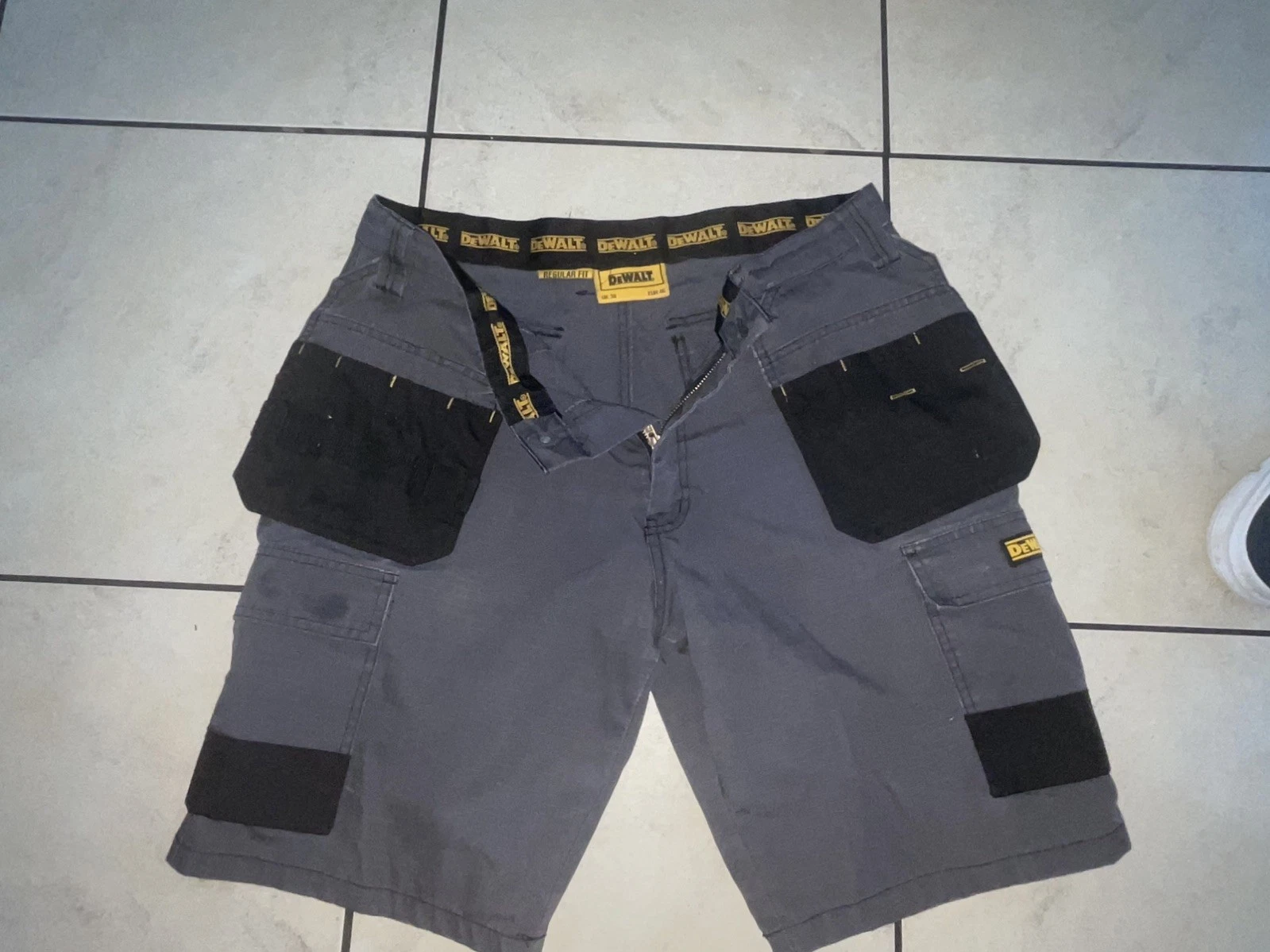 DeWalt Work Shorts W36 Grey Workwear Tradesman