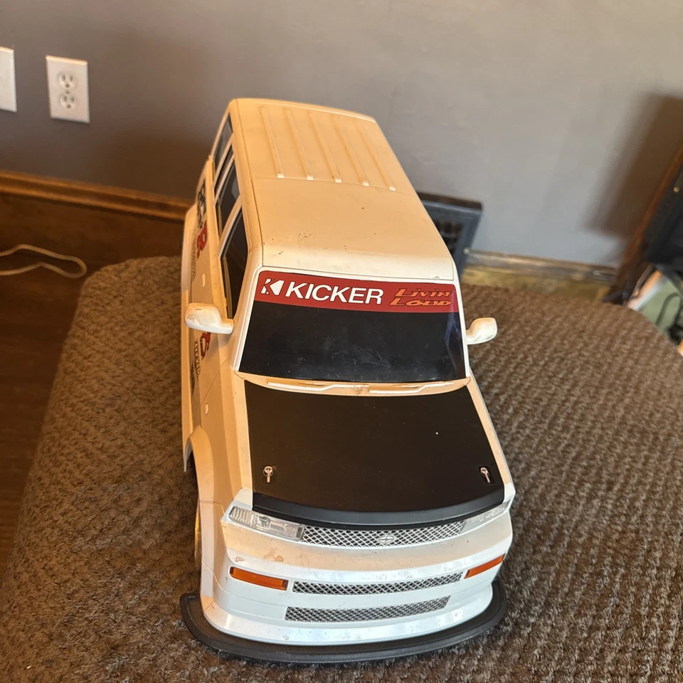 Jada 1:10 Scion Toyota xB HUGE 17" R/C *no remote* car only Plastic Toy - Image 2 of 4