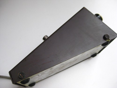 Vintage 1965 Maestro FZ-1A Fuzz Tone by Gibson Fuzz Guitar Effect Pedal - Picture 5 of 15