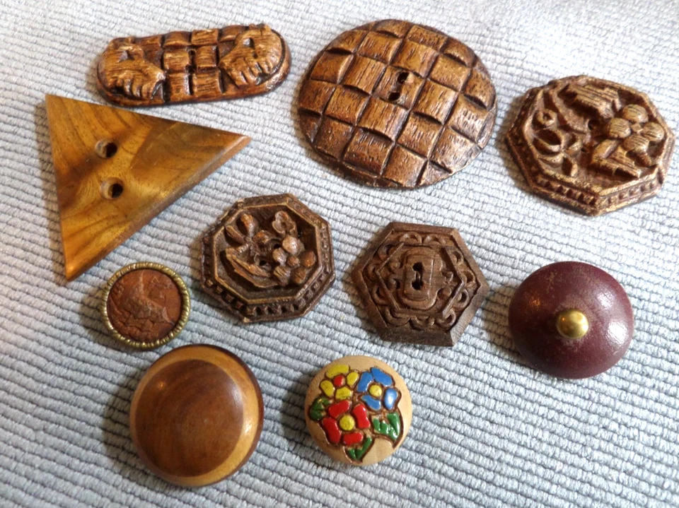 10 Vintage Antique Wood Picture Buttons VARIOUS SIZES SHAPES PATTERNS - Image 2 of 4