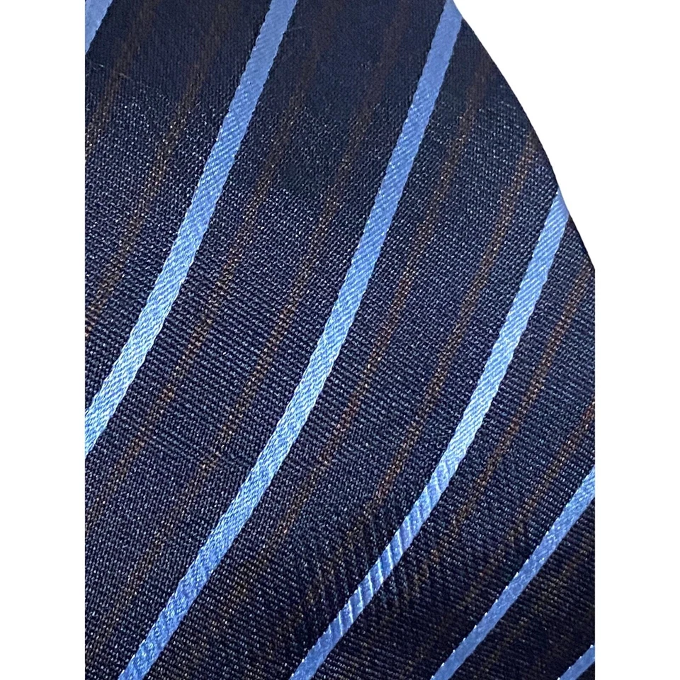 Gravata Carven Paris listrada diagonal azul escuro e claro vermelha masculina seda - Imagem 2 de 4
