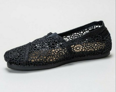 TOMS Classic Boho Moroccan Crochet Slip-on Shoe Black Sz