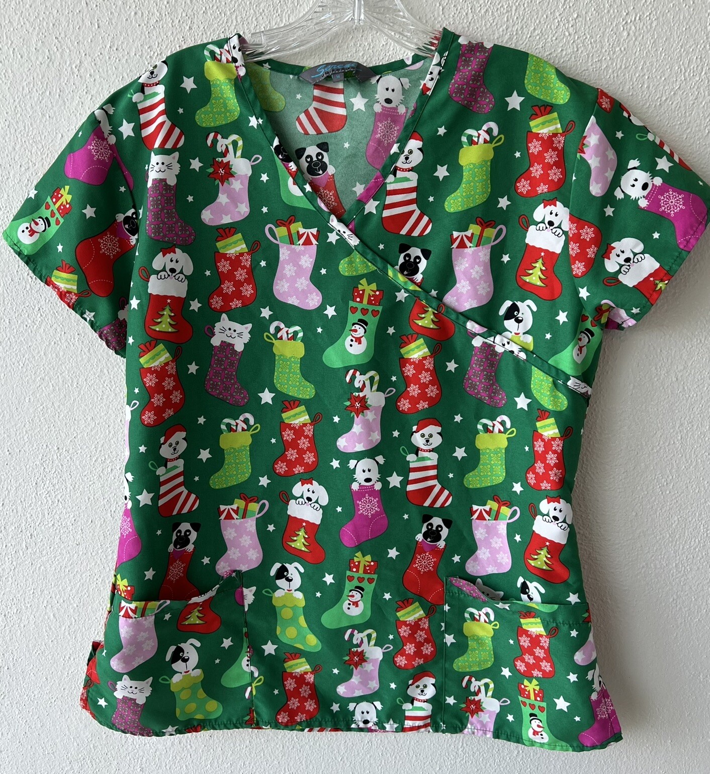 Serene Puppy Stocking Stuffers Scrub Women's M 2 Pocket Christmas V-Neck Uniform