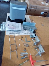 Blütezeit 1400lb Chain Drive Sliding Gate Opener w/ WiFi & Battery-Used