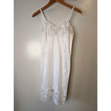Vanity Fair Vintage Full Slip Ivory Lace Appliqu Nylon Made USA XS S 32