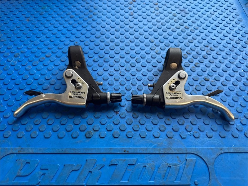 Shimano Servo-wave Action Brake Levers BL-M600 Pair 1990s