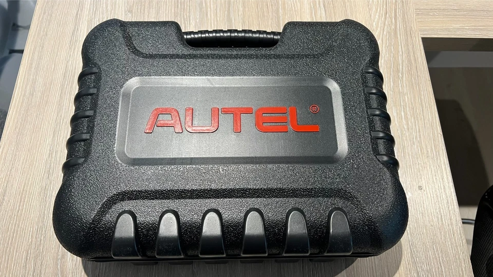 2025 Autel MaxiCOM MK808Z-BT OBD2 Diagnostic Scanner Full Bidirectional Tool - Image 2 of 4