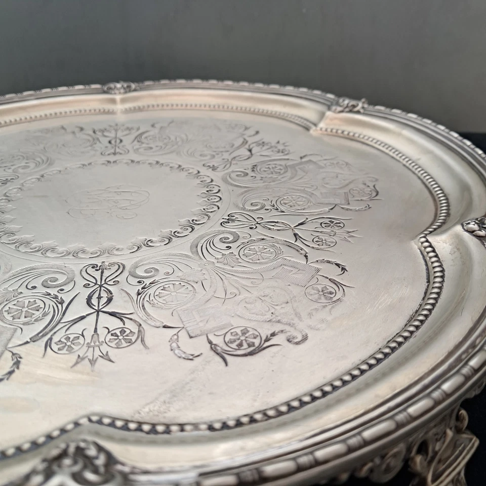Bandeja detallada de tres patas Silber and Fleming P.G.S "Plata alemana chapada". Foto 4 de 4