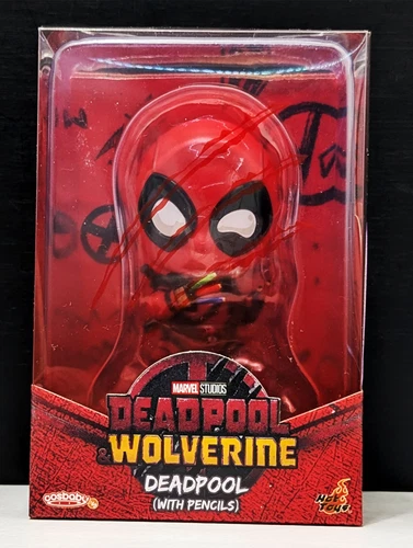 Hot Toys Cosbaby Deadpool & Wolverine con lápices COSB1089