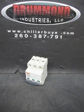 MERLIN GERIN THREE POLE BREAKER 24466 MULTI 9 C60N 10A-TYPE C 10 AMP 480 VAC
