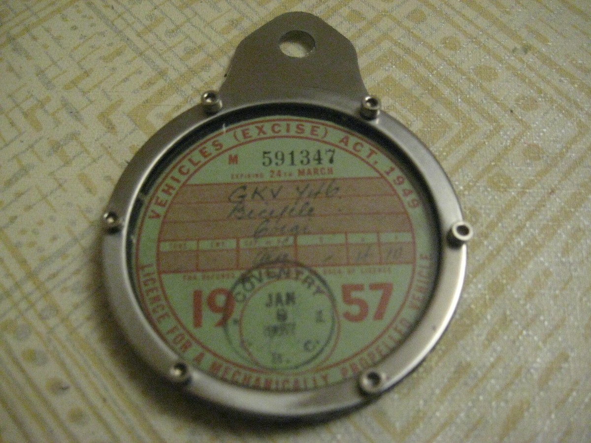 GREAT BRITAIN CORGI 98cc MOTORCYCLE MARCH 1957 # GKV 746 TAX