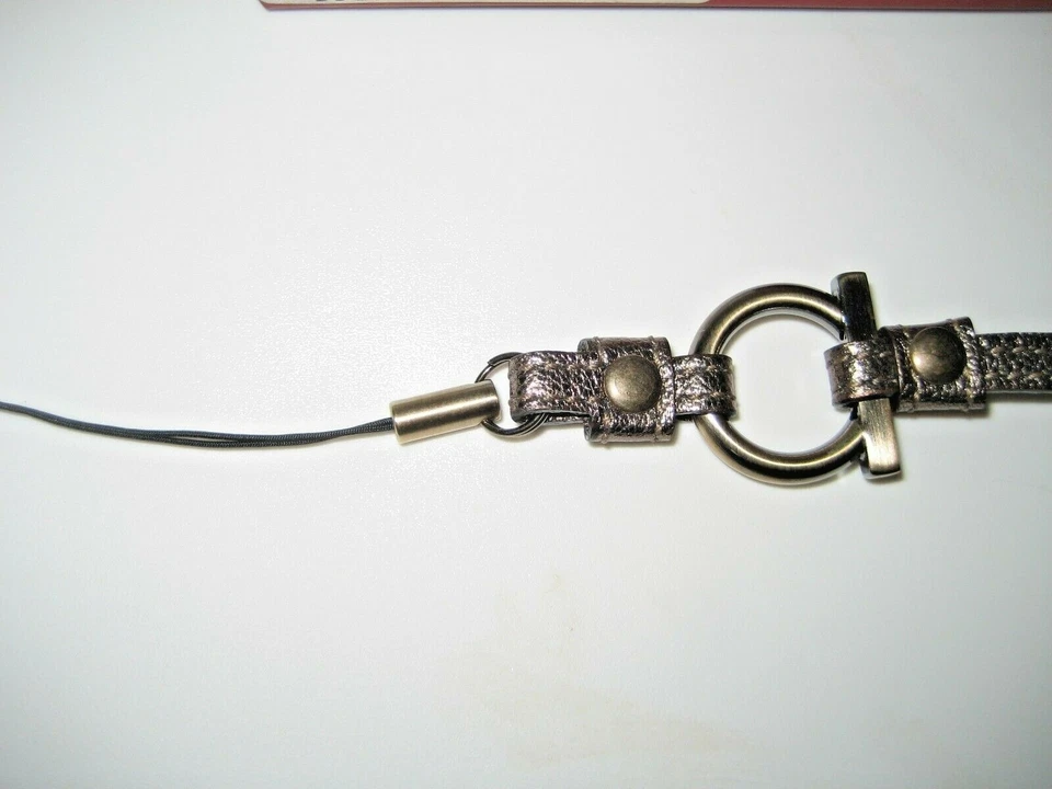 Новый BX Salvatore Ferragamo Gancini логотип сотового телефона камеры Дамская сумка подвеска брелок - Изображение 3 из 4