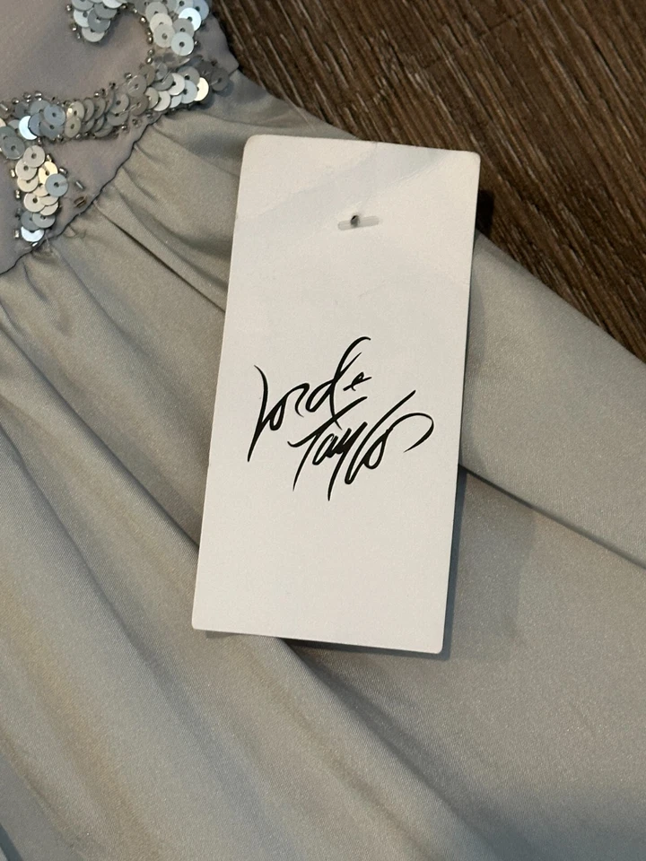 Vestido de cóctel Decode 1.8 plateado lentejuelas nuevo con etiquetas Lord & Taylor 6 graduación vacaciones $169.00 Foto 4 de 4
