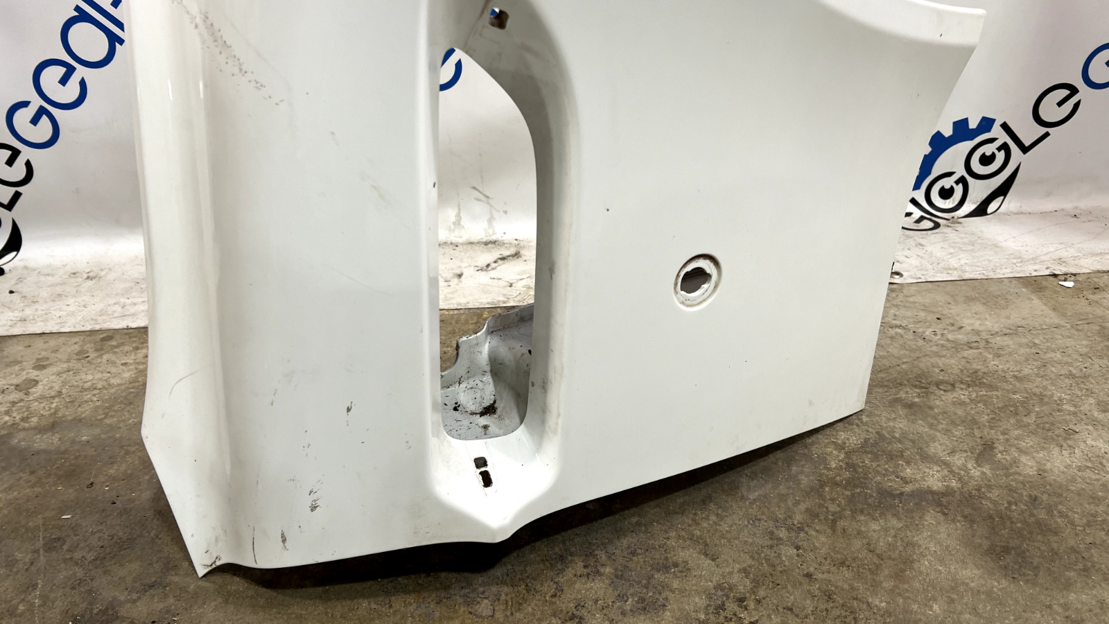 2006-2016 ASTON MARTIN VANTAGE V8/V12 RIGHT FRONT FENDER USED OEM