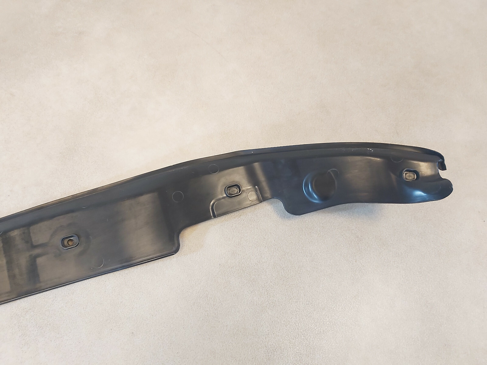 BMW X1 F48 Front Right Door Gap Seal 51767349644 7349644 GENUINE  