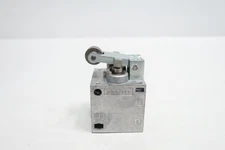 Festo R-5-1/4 B Roller Lever Valve 1/4in 145psi