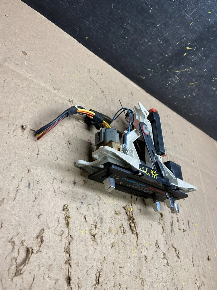 Lincoln Town Car 1985 a 1989 aire acondicionado calefacción control de clima U5687 DG Foto 2 de 4