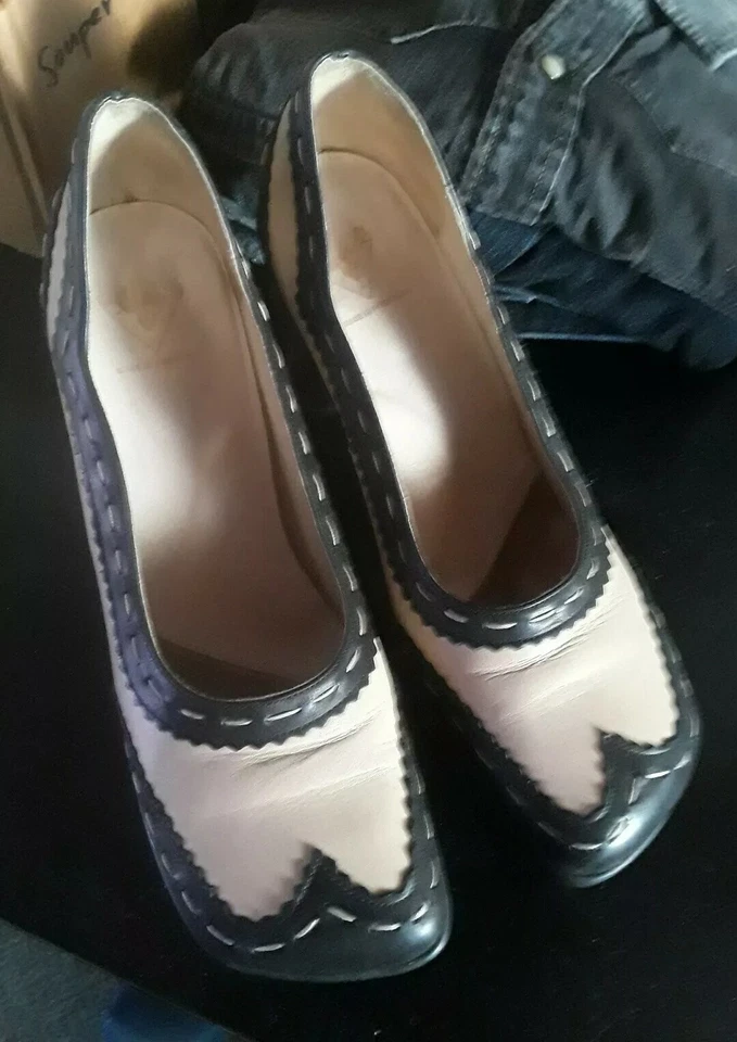 ZAPATO BOMBA JOHN FLUEVOG HI CHOICE KRISTIN 11 ESPECTADOR BROGUE CORAZÓN TACONES PUNTA DE ALA Foto 2 de 3