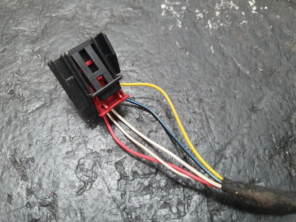 AUDI A1 LEFT DOOR MIRROR 8X, A1, NON POWER FOLDING TYPE, 12/10-10/18  - image 4 of 4