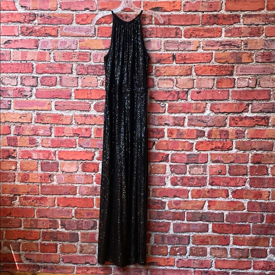 Mono negro con lentejuelas Max Studio cuello halter sin mangas Foto 2 de 4