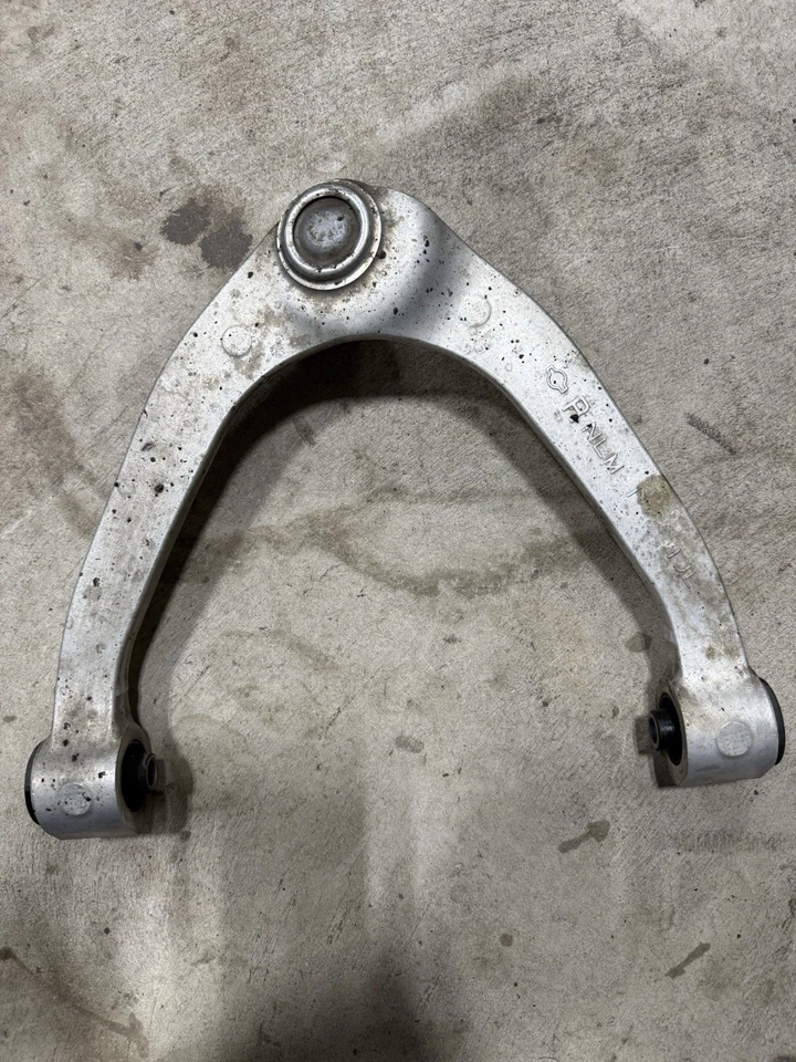 Brazo de control superior delantero derecho e izquierdo Nissan 370Z 2009-2020 OEM Foto 3 de 4
