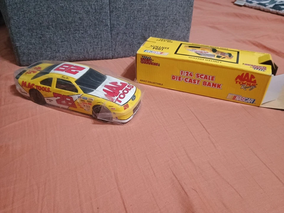 Banco de monedas diecast Mac Tools 1:24 1994 edición limitada campeón de carreras NASCAR Foto 2 de 3