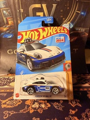 Hot Wheels Porsche 911 Dakar Rallye