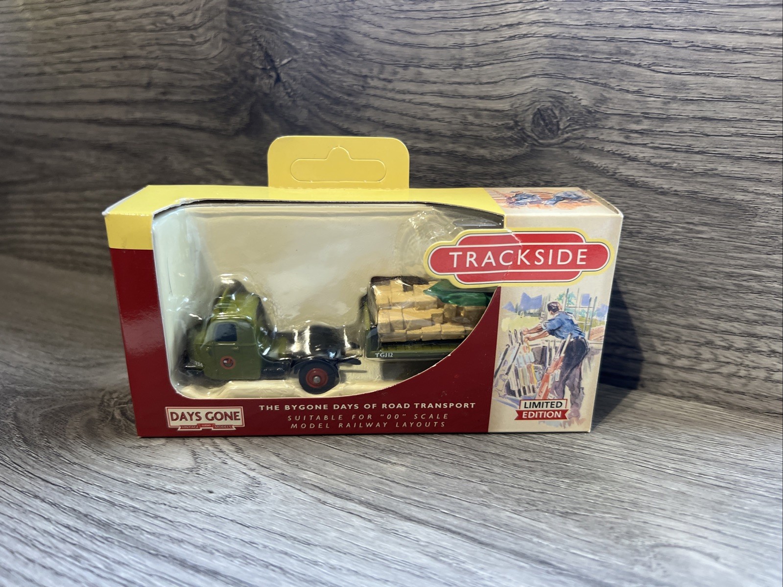 Trackside BRS Scammell Scarab & Parcel Load  - OO (1:76) -