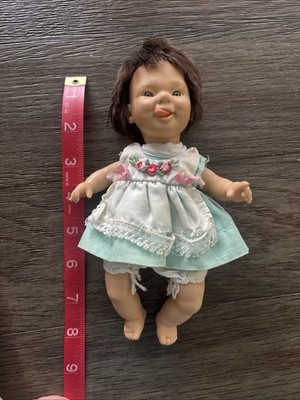 Vintage 1990s Gi-Go Bean Bag Palm Pals Expression Doll Tongue Out- 8 