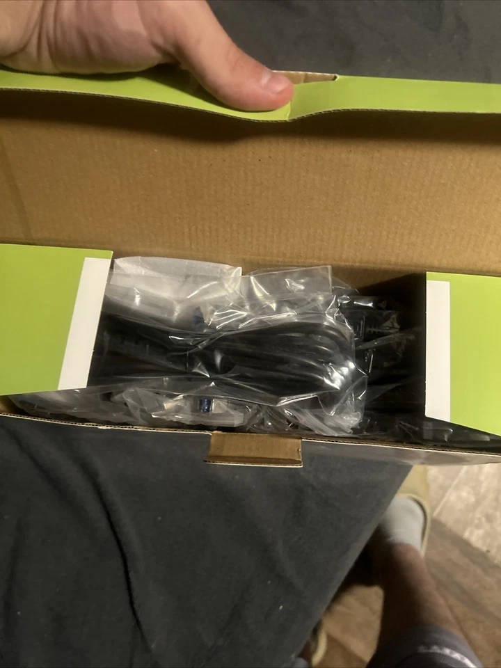 IOGEAR 4-Port DisplayPort KVMP Switch with USB 3.0 Hub (TAA Compliant) - Image 3 of 3