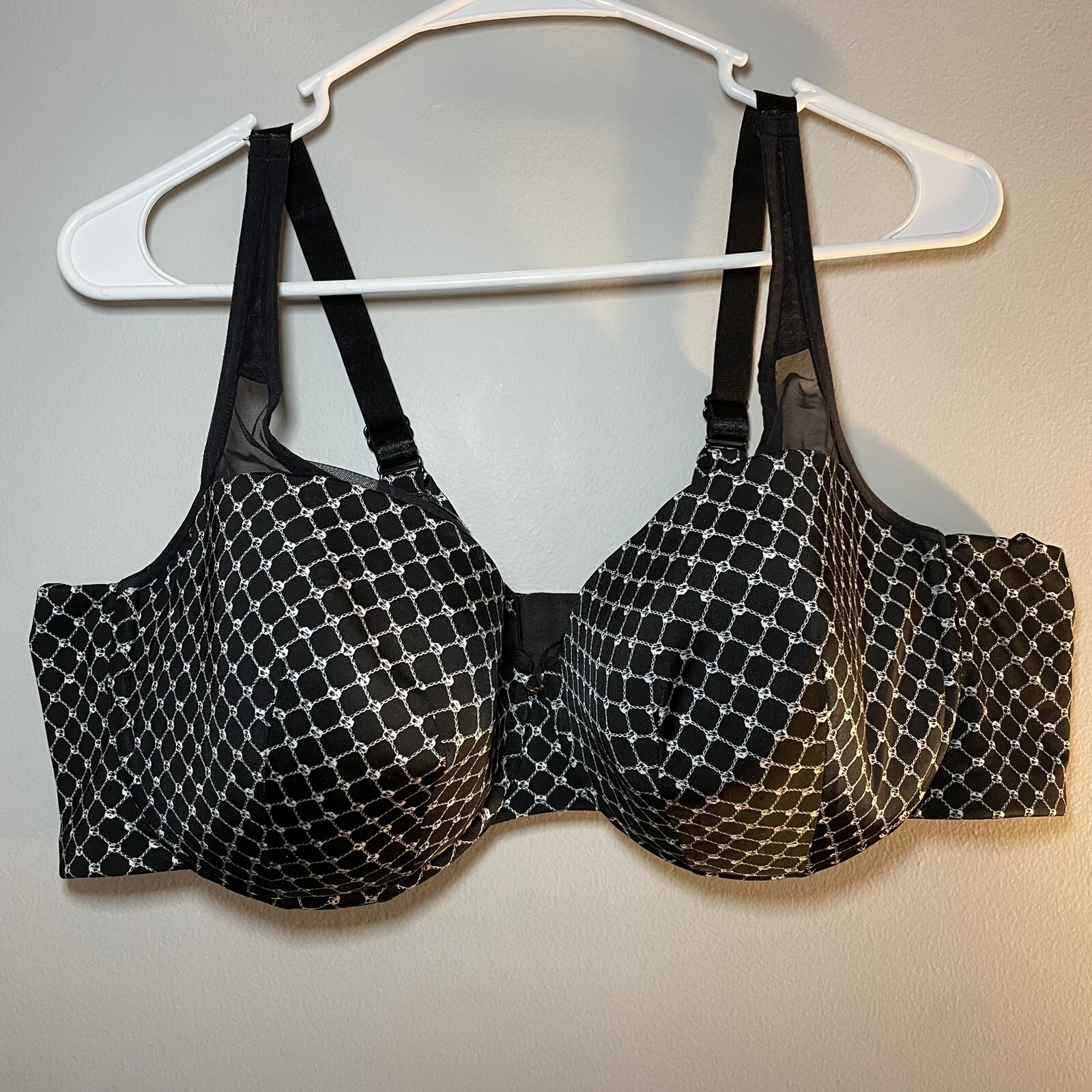 Cacique 46C Women’s Bra Tshirt Minimizer Adjustable Strap Bra Black