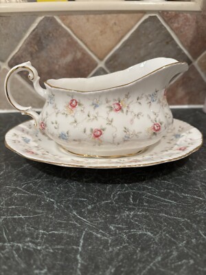 Paragon First Choice Fine Bone China Sauciere und Schale