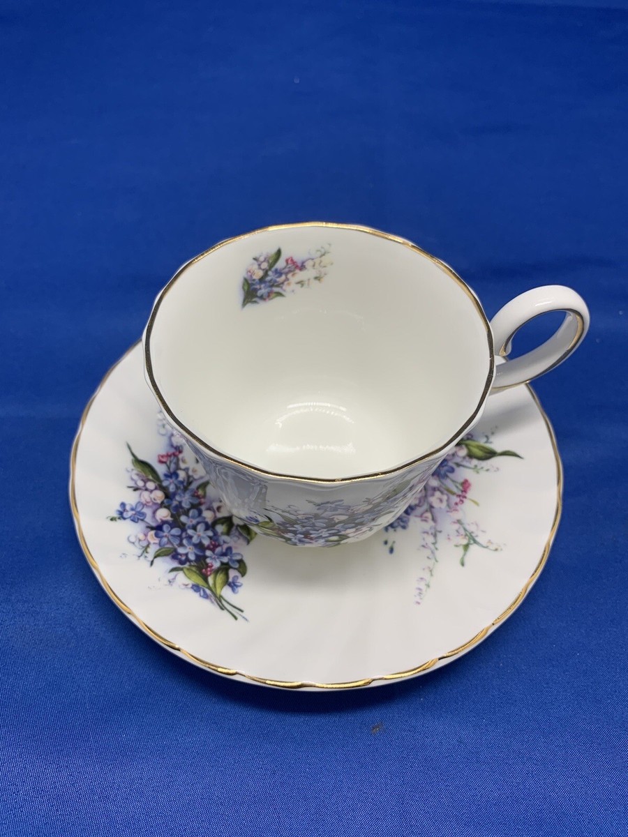 HEIRLOOM FINE BONE CHINA MADE IN ENGLAND TEA-CUP & SAUCER BLUE