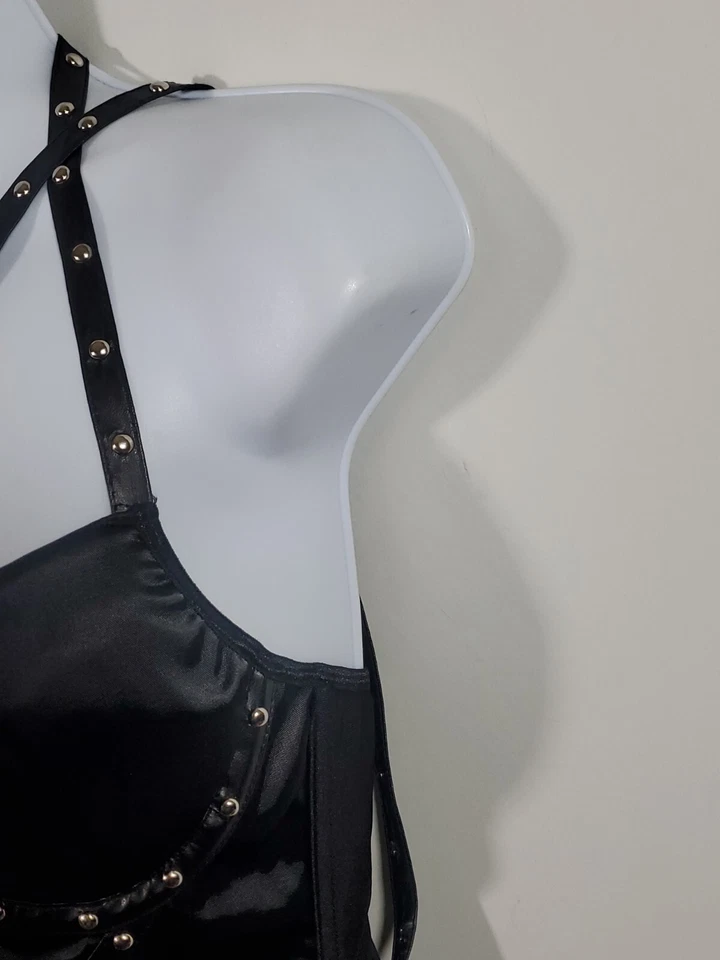 Bustiê ousado Dreamgirl preto acetinado com aro prata tamanho médio  - Imagem 3 de 4