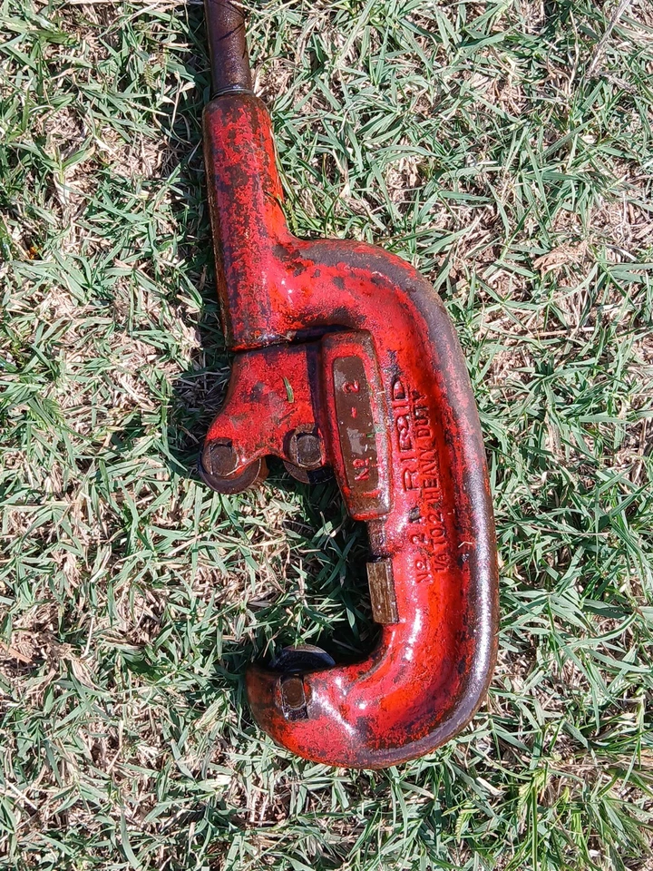 Rigid Pipe Cutter Heavy Duty No. 2A, 1/8"  to 2" GOOD PRE-OWNED CONDITION  - Image 2 of 4