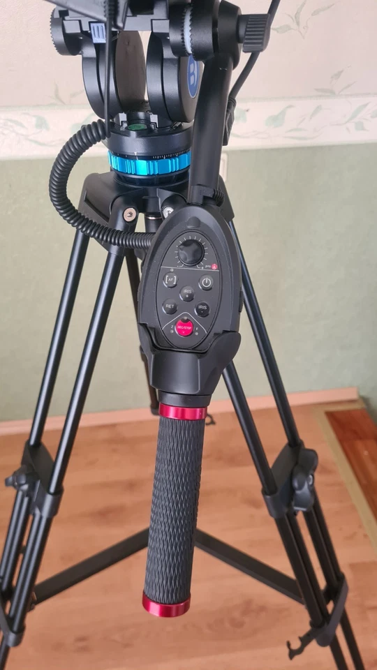 Professional 4k, Live Streaming GY-HM200E - Tripod, Monitor, Manfrotto and +++++ - Image 2 of 4