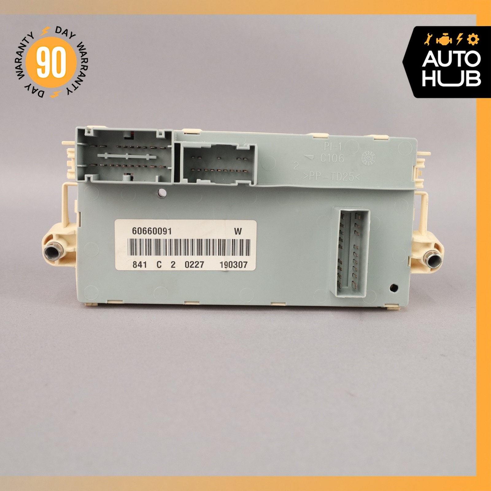 Maserati Quattroporte 2003-2019 Front Fuse box