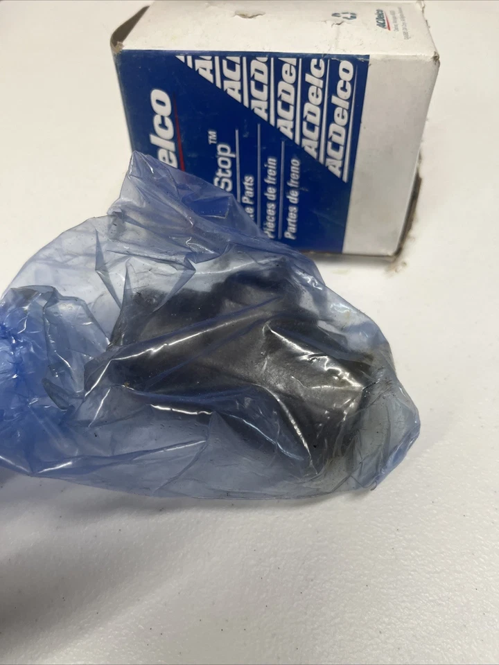 Cilindro de rueda de freno de tambor trasero genuino GM 18029230 Foto 2 de 3