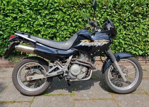 Honda NX650 Dominator (Black) 2000reg - Picture 1 of 8