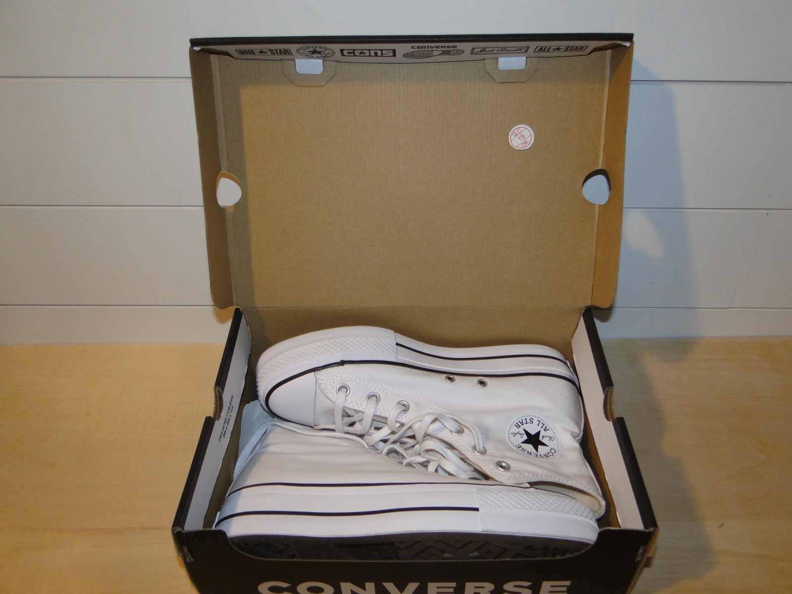 Converse Chuck Taylor All Star Lift High Top Sneakers Women's 9 White Platforms